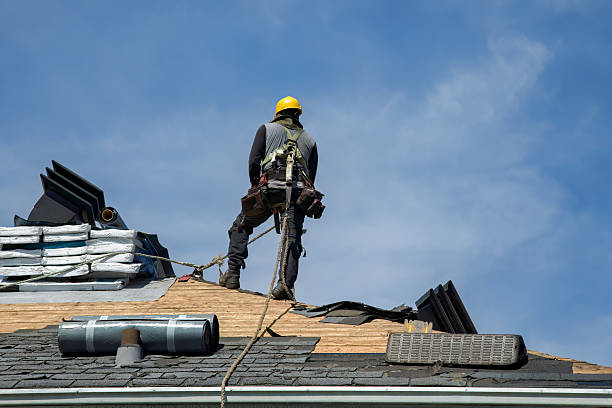 Professional Gutter Installation technician working in Pawnee City, NE